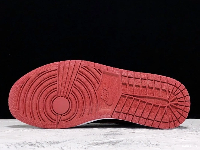 Chep Onekick - Air 653532-002 Mountain Black Lance SB 1 Jordan 0822